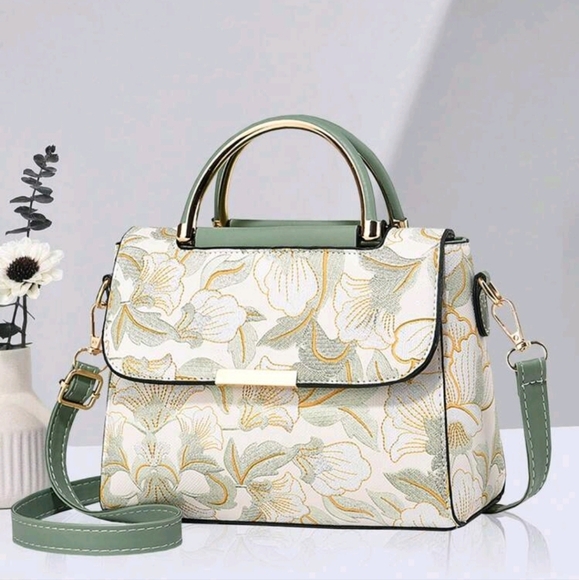 Fashionable All-Over Printed Women's Shoulder Handbag, Soft Leather Flip Small S - Picture 1 of 6